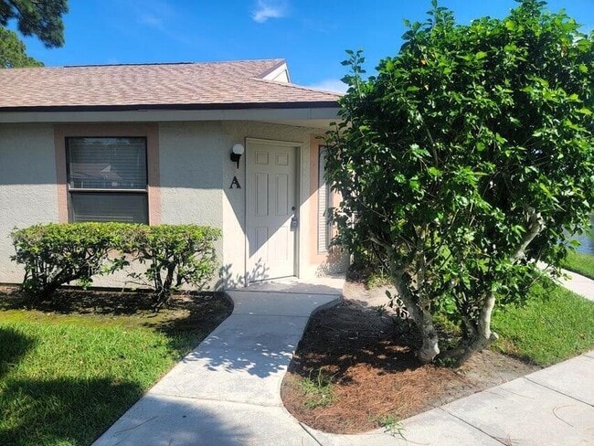 2819 Stoneway Ln in Fort Pierce, FL - Building Photo - Building Photo