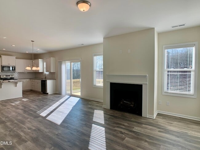 85 Henhouse Ct in Zebulon, NC - Foto de edificio - Building Photo