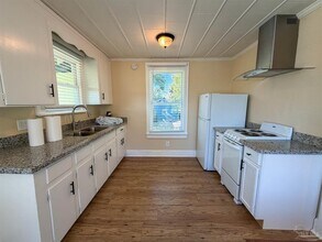 17 N K St in Pensacola, FL - Building Photo - Building Photo