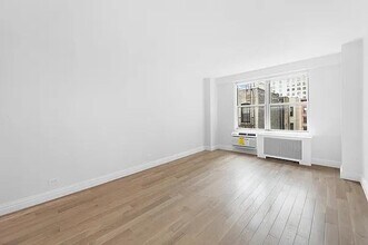 250 W 88th St in New York, NY - Building Photo - Building Photo