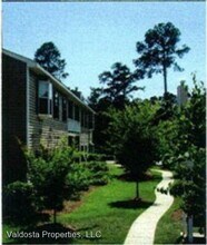 1921 Gornto Rd in Valdosta, GA - Building Photo - Building Photo