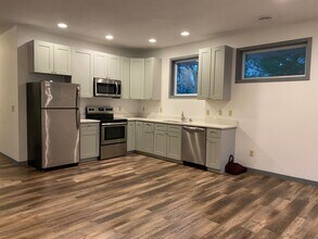 211 Belvidere St E, Unit 2 in St. Paul, MN - Building Photo - Building Photo