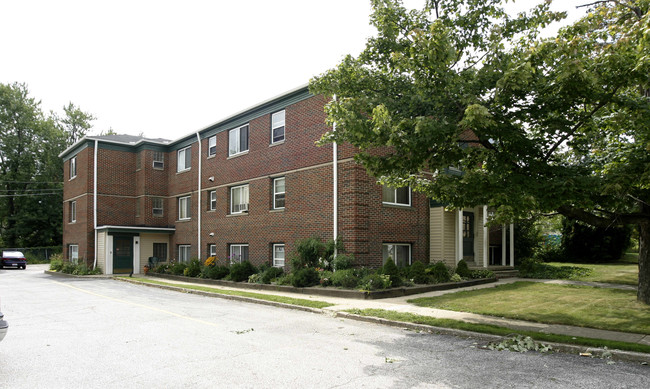 4218 Mayfield Rd in Cleveland, OH - Building Photo - Building Photo