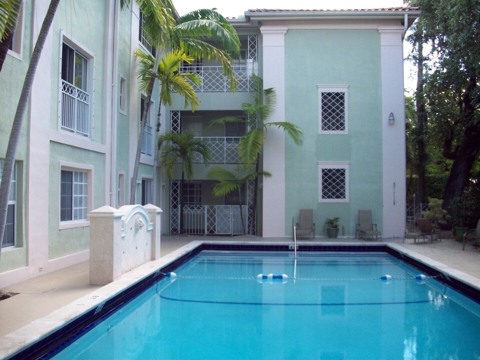 45 Antilla Ave in Coral Gables, FL - Building Photo