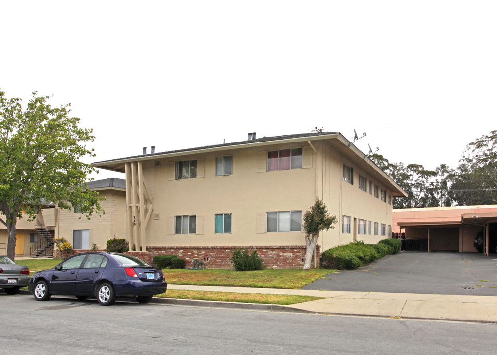 948 Lupin Dr #2 in Salinas, CA - Foto de edificio