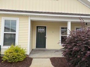 17 Biscayne Dr in Rocky Point, NC - Building Photo - Building Photo