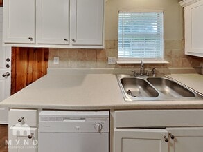 506 E University Ave in Waxahachie, TX - Building Photo - Building Photo