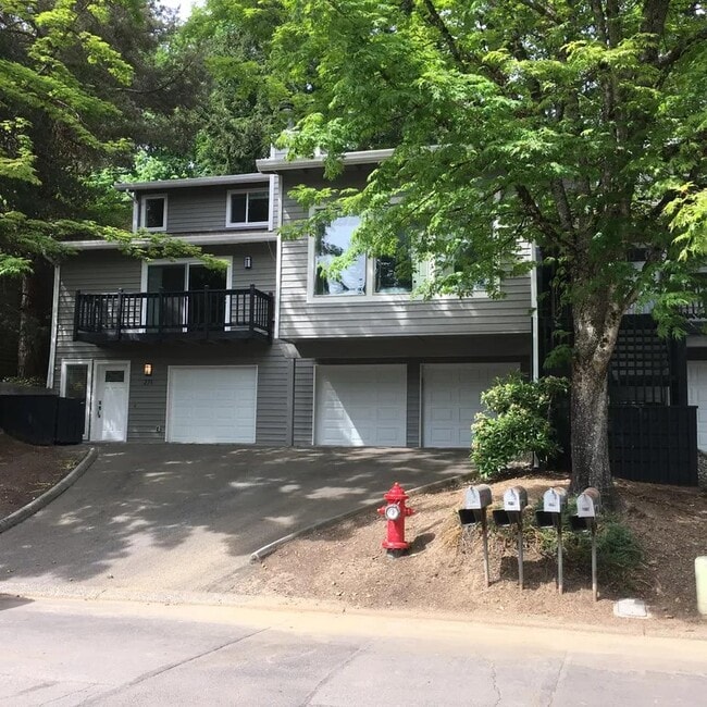 271 Cervantes in Lake Oswego, OR - Building Photo - Building Photo