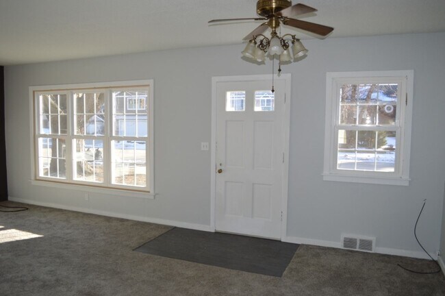 718 N Shore Dr in Clear Lake, IA - Building Photo - Building Photo