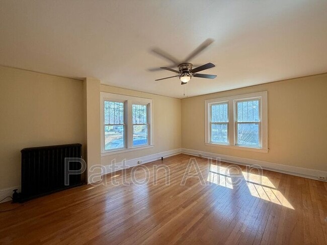 19 Saluda St in Asheville, NC - Building Photo - Building Photo