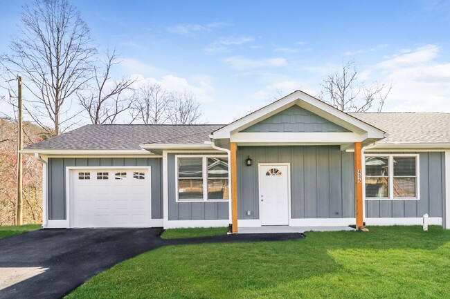 property at 435 Little Sycamore Ln
