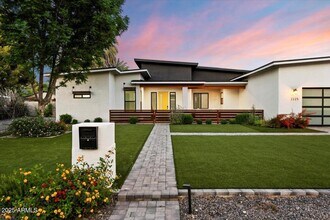 2225 N 38th Way in Phoenix, AZ - Building Photo - Building Photo