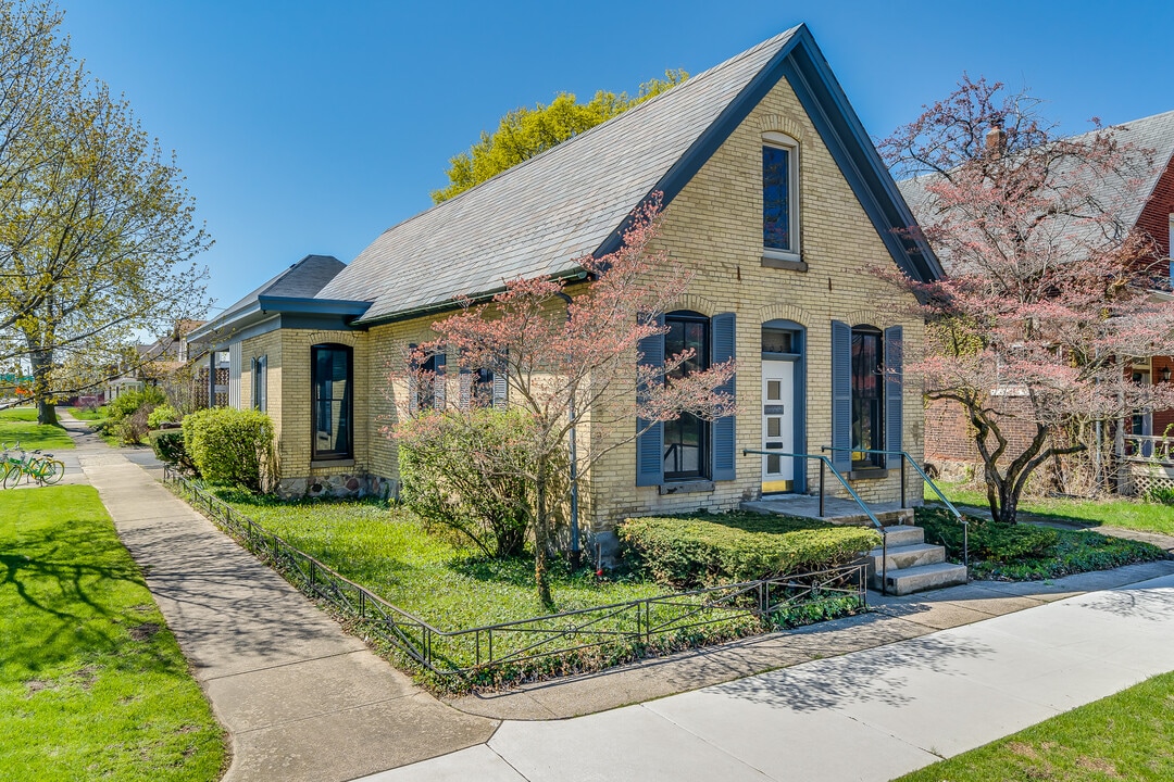 1032 E Wayne St, Unit 323 S. Eddy  - 2nd floor apartment in South Bend, IN - Foto de edificio