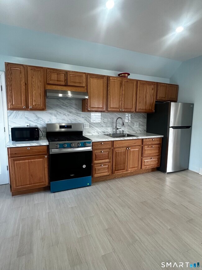 185 Alpine St in Bridgeport, CT - Building Photo - Building Photo