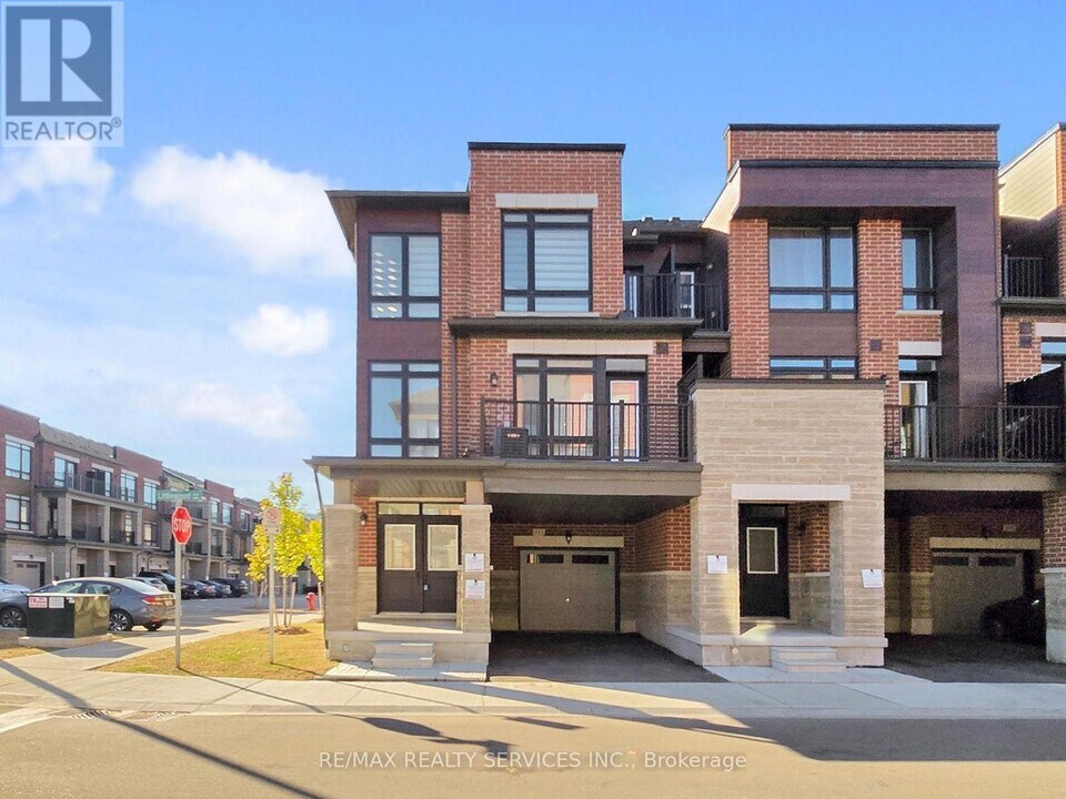 513 Littlewood Ln in Ajax, ON - Building Photo
