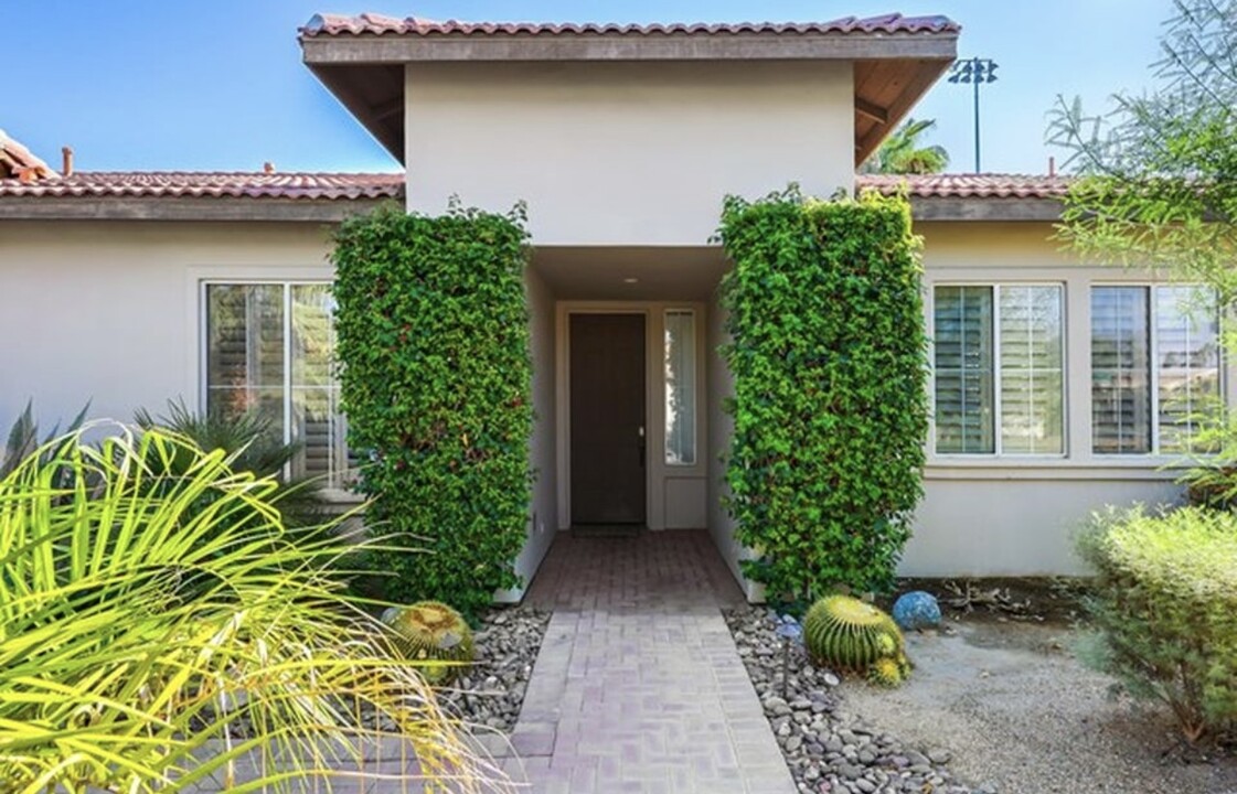 43468 Amaryllis Way in Palm Desert, CA - Building Photo