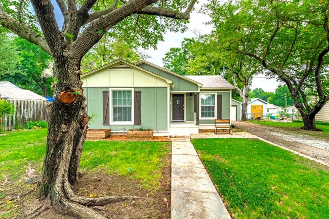 property at 1201 W Alan Ave