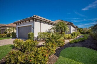 8720 Bellussi Dr in Sarasota, FL - Building Photo - Building Photo