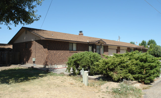 927-935 NW 8th St in Meridian, ID - Building Photo - Building Photo