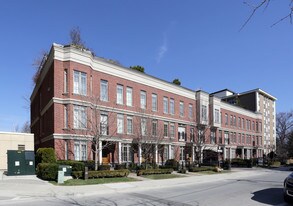 335 Randall St in Oakville, ON - Building Photo