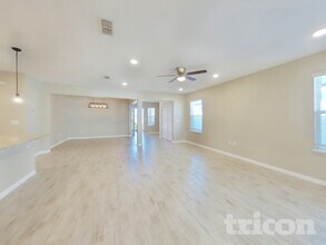 500 Pinecrest Loop in Davenport, FL - Building Photo - Building Photo