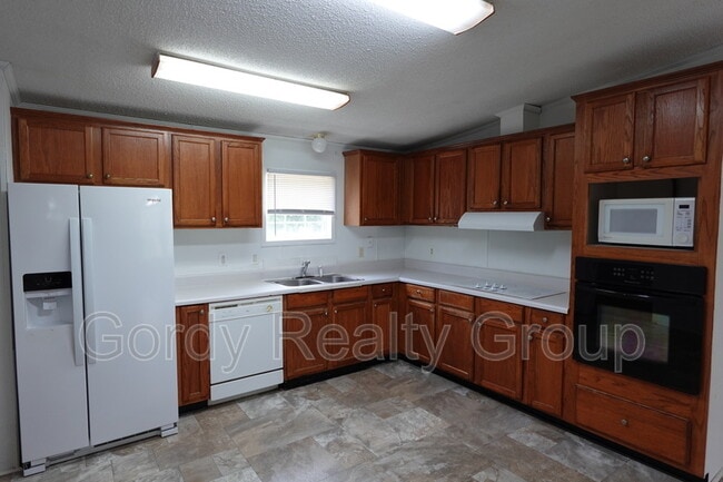 1211 Dwellings St in Alford, FL - Building Photo - Building Photo
