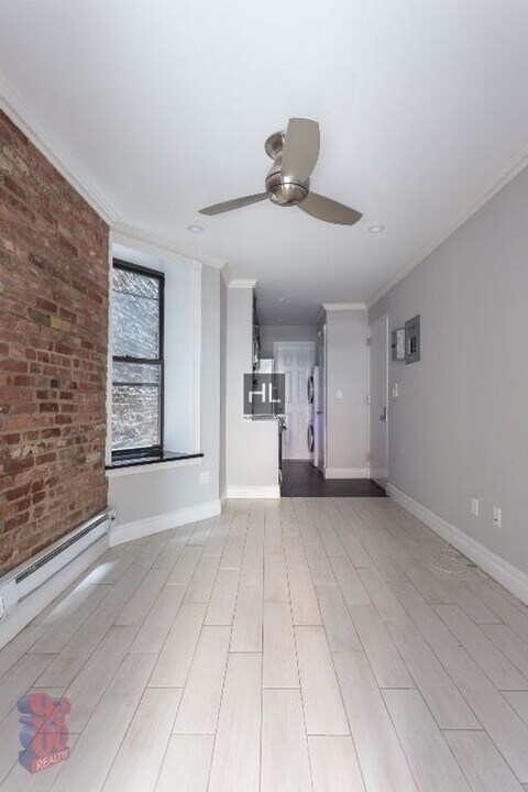 E 28TH ST. in New York, NY - Building Photo