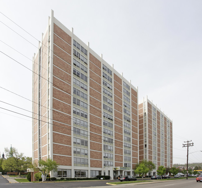 Panorama Apartments in Covington, KY - Building Photo - Building Photo