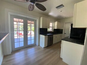 1826 Thomas St in Hollywood, FL - Building Photo - Building Photo