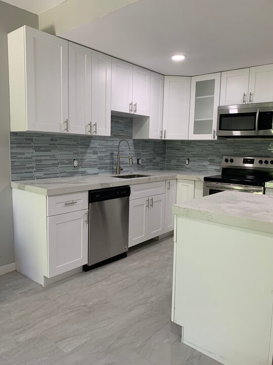 3225 N Andrews Ave, Unit 4 in Fort Lauderdale, FL - Foto de edificio