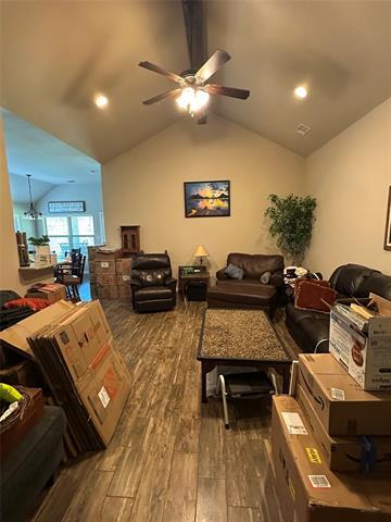 4504 Sapphire Ln in Granbury, TX - Building Photo - Building Photo