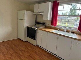 2135 E Camp N Comfort Ln in Avon Park, FL - Building Photo