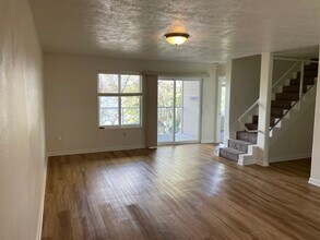 8950 N Pamela St, Unit 8950 in Spokane, WA - Foto de edificio - Building Photo
