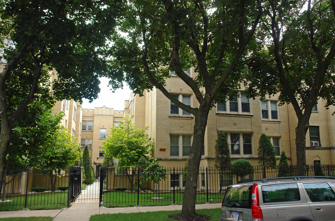 4305-4313 N Francisco Ave in Chicago, IL - Building Photo