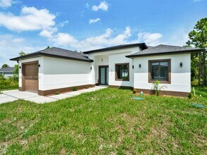 3510-3521 21st St SW in Lehigh Acres, FL - Building Photo - Building Photo