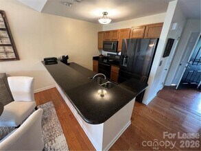 17919 Kings Point Dr in Cornelius, NC - Building Photo - Building Photo