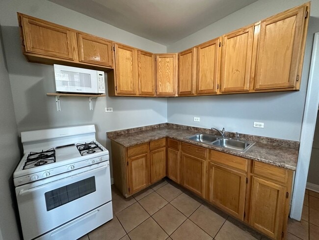 2204 N Avers Ave, Unit 2A