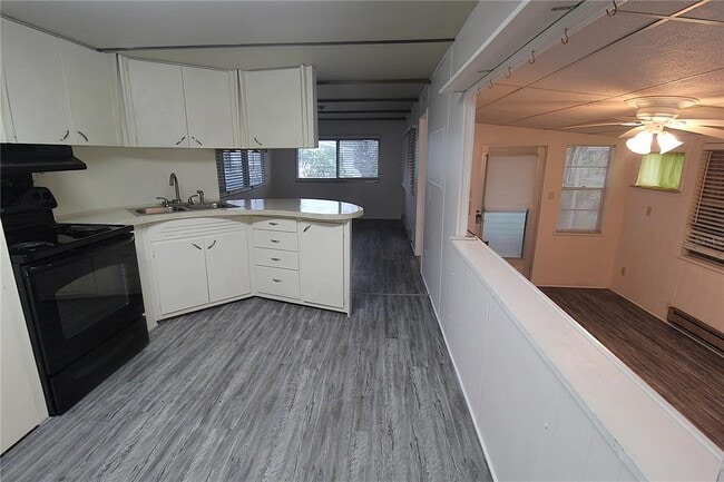 512 50th Ave Dr W in Bradenton, FL - Building Photo - Building Photo