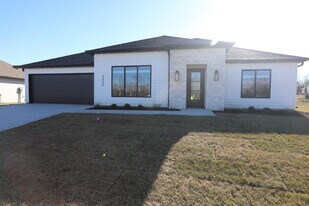 4400 Kingston Heath Dr in Columbia, MO - Building Photo