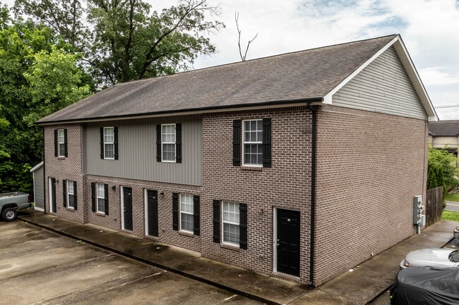 685 Tracy Ln