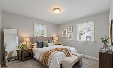 1910 Hilldale Dr in Burlington, NC - Building Photo - Building Photo