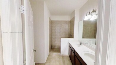 260 NW 109th Ave in Miami, FL - Building Photo - Building Photo