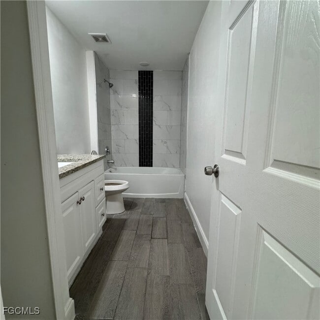 property at 1582 Gretchen Ave S