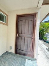 2036 9th Ave-Unit -Studio in Honolulu, HI - Building Photo - Building Photo