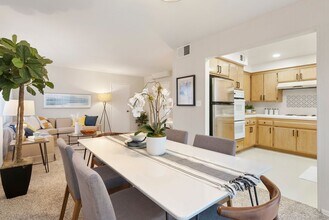 582 Casitas St in Monterey Park, CA - Building Photo - Building Photo