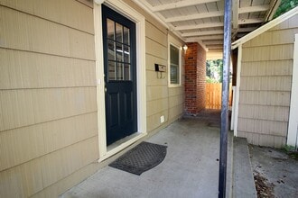 805 NW Angeline Ave in Gresham, OR - Building Photo - Building Photo