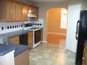 5123 Chase Park Gate St in Bacliff, TX - Foto de edificio - Building Photo