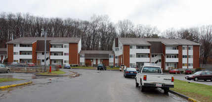 Jarvis Heights Apartments in Holyoke, MA - Building Photo - Building Photo