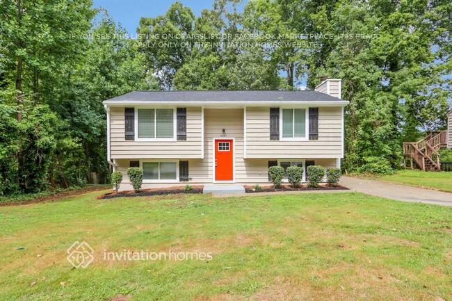 property at 5477 Martins Crossing Rd