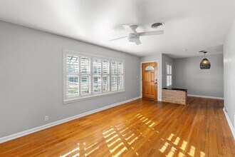 1000 Arcadia Ave in Austin, TX - Building Photo - Building Photo